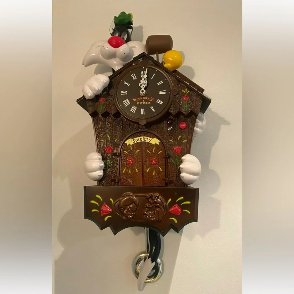 Looney Tune Sylvester & Sweetie Cuckoo Clock ‼️ DOES NOT WORK‼️